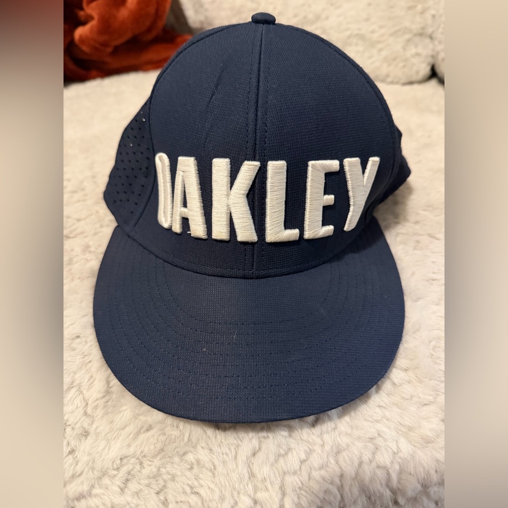 Oakley Men’s Navy Blue Snap Back Hat